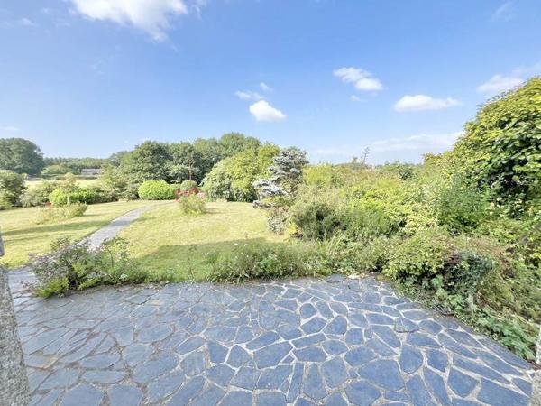 Maison à vendre |  Saint-Hernin |  5 pièces | 120 m²