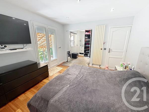 Maison à vendre  9 pièces - 143,27 m 2   LE THILLAY  - 95
