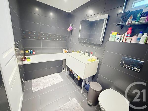Maison à vendre  9 pièces - 143,27 m 2   LE THILLAY  - 95