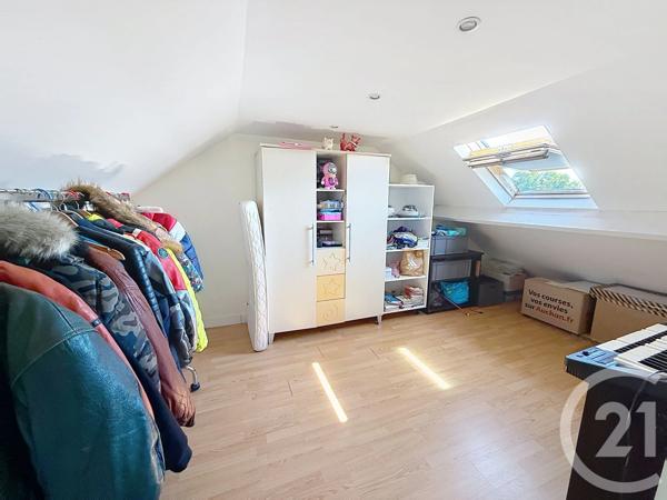Maison à vendre  9 pièces - 143,27 m 2   LE THILLAY  - 95