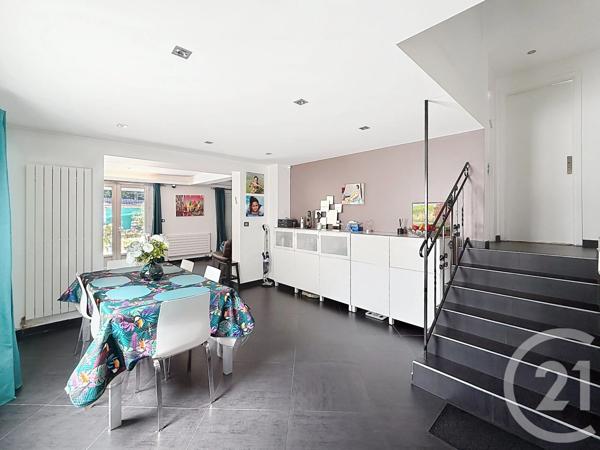Maison à vendre  9 pièces - 143,27 m 2   LE THILLAY  - 95