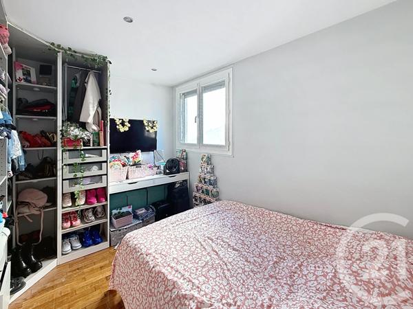 Maison à vendre  9 pièces - 143,27 m 2   LE THILLAY  - 95
