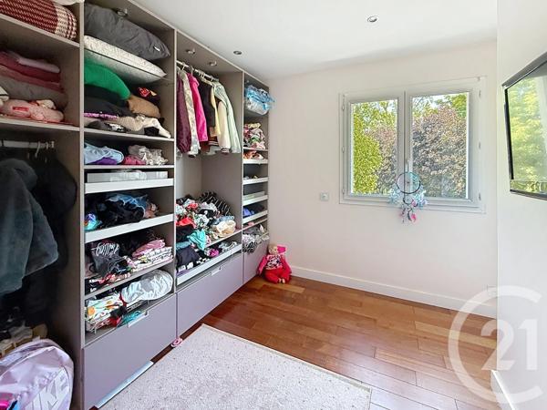 Maison à vendre  9 pièces - 143,27 m 2   LE THILLAY  - 95