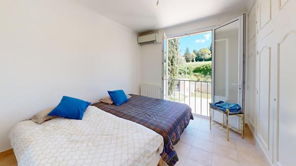 Maison de ville avec deux logements distincts