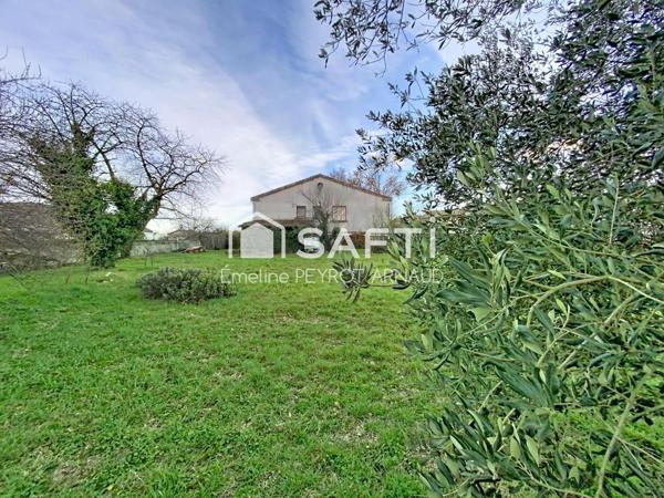 Maison à réinventer avec beau potentiel et terrain