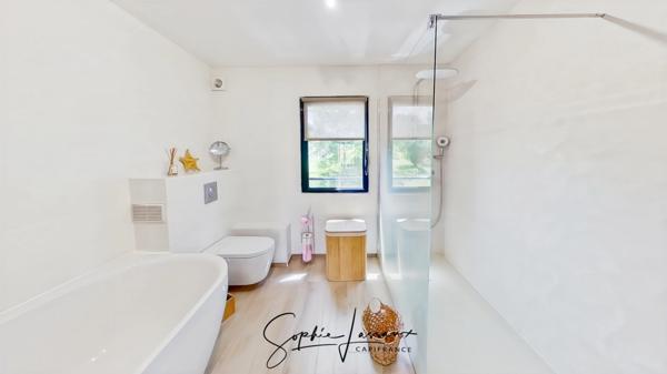 Maison d'architecte de 7 pièces avec toit terrasse à MEZY SUR SEINE