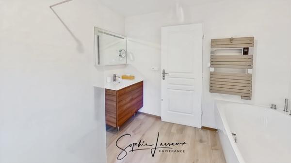 Maison d'architecte de 7 pièces avec toit terrasse à MEZY SUR SEINE