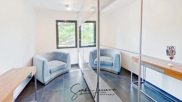 Maison d'architecte de 7 pièces avec toit terrasse à MEZY SUR SEINE