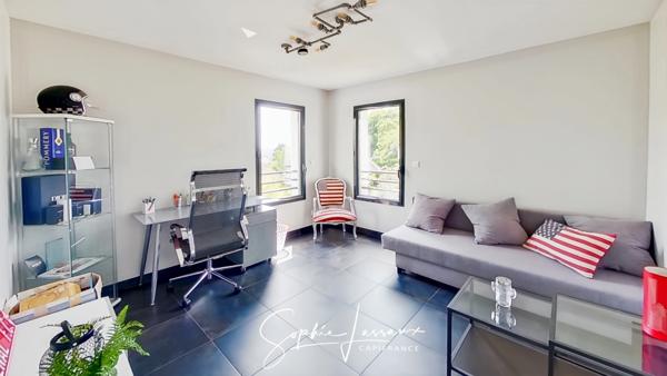 Maison d'architecte de 7 pièces avec toit terrasse à MEZY SUR SEINE