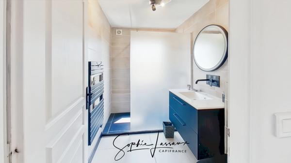 Maison d'architecte de 7 pièces avec toit terrasse à MEZY SUR SEINE