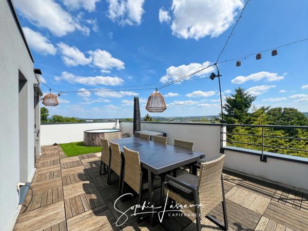 Maison d'architecte de 7 pièces avec toit terrasse à MEZY SUR SEINE