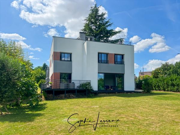 Maison d'architecte de 7 pièces avec toit terrasse à MEZY SUR SEINE