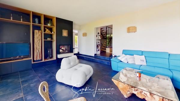 Maison d'architecte de 7 pièces avec toit terrasse à MEZY SUR SEINE