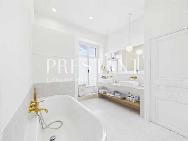 Appartement rare 149 m² avec terrasse, ascenseur, parking– Quartier Impérial, près de l’Hôtel du Palais et de la Grande Plage – Biarritz, BIARRITZ