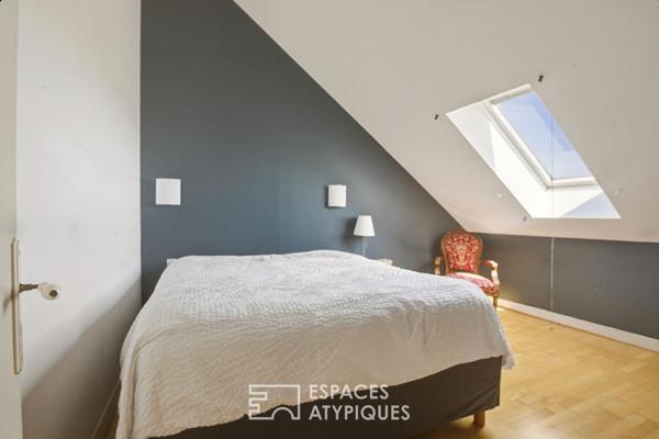 Maison de ville aux volumes remarquables et son jardin