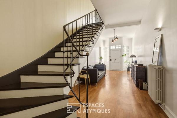 Maison de ville aux volumes remarquables et son jardin