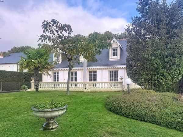 À vendre - Maison individuelle, 5 pièces située à Tours (37000)