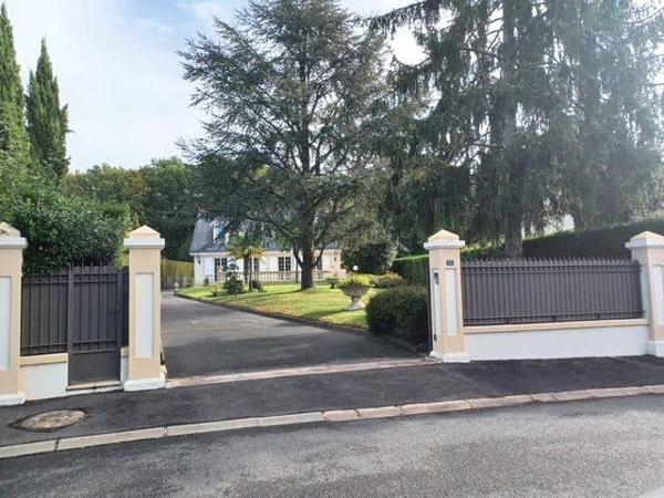 À vendre - Maison individuelle, 5 pièces située à Tours (37000)