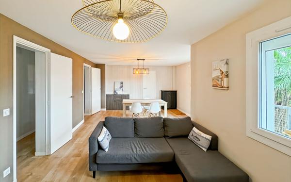 Appartement à vendre    3 pièces •  Hyères