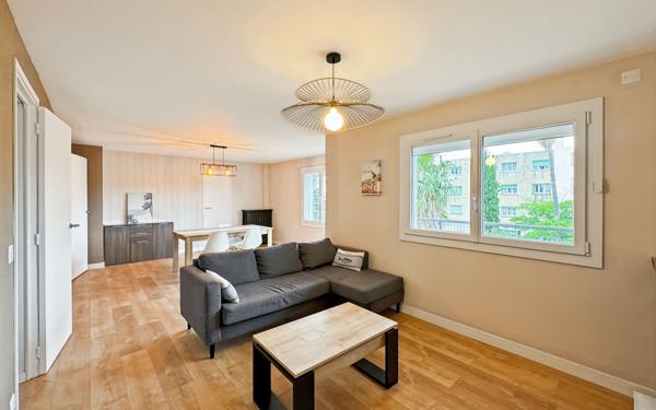 Appartement à vendre    3 pièces •  Hyères