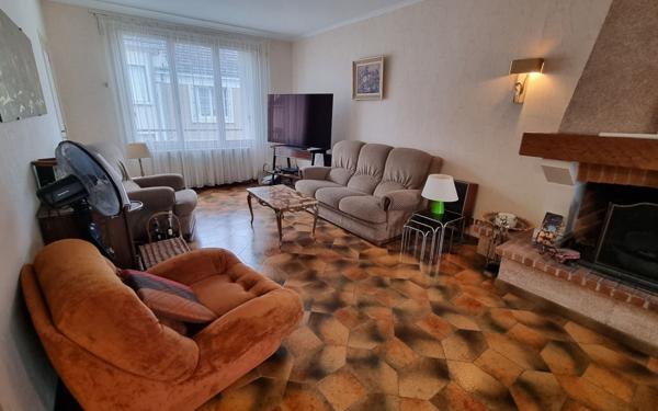 Maison à vendre    5 pièces •  Tours