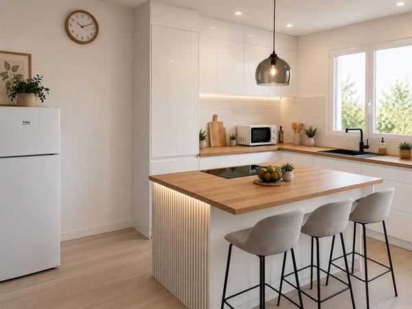 ECHILLAIS - Charmante maison rénovée de plain-pied de  80 m² avec jardin de 314 m²