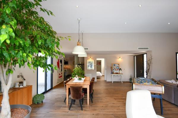 Maison et dépendance 210m² habitables | terrain 875m² | piscine