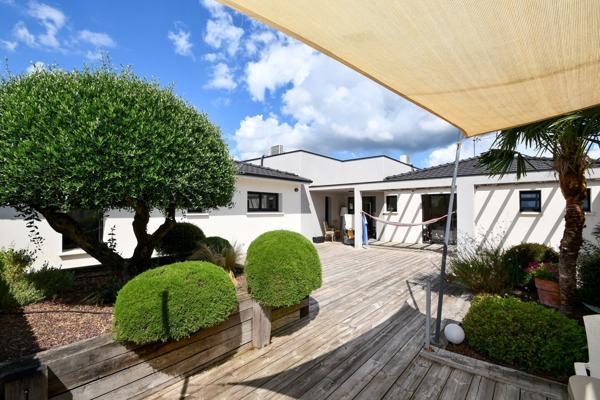 Maison et dépendance 210m² habitables | terrain 875m² | piscine