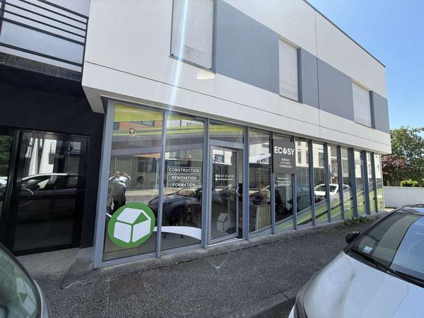 MONTAIGU-VENDEE / Location Local professionnel 73 m²