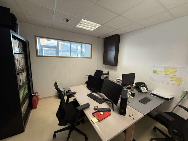 MONTAIGU-VENDEE / Location Local professionnel 73 m²