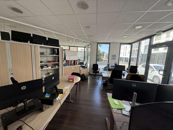 MONTAIGU-VENDEE / Location Local professionnel 73 m²