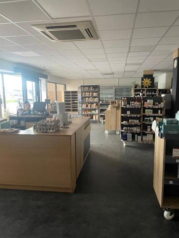 CHANCELADE - IMMEUBLE MIXTE  480 m², COMMERCES ET BUREAUX