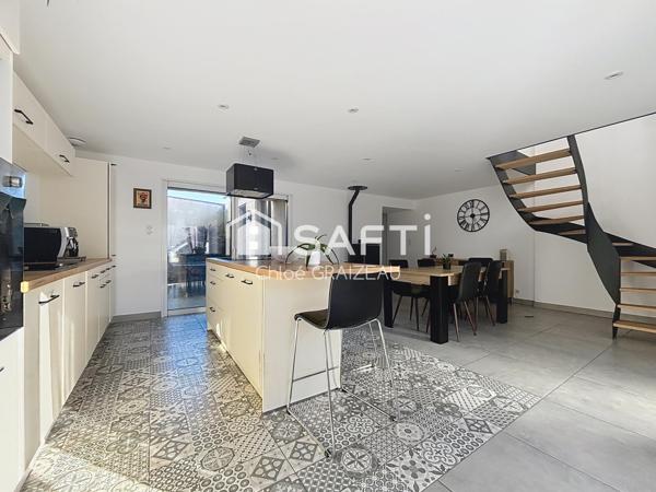 Maison de 117 m², patio et jacuzzi