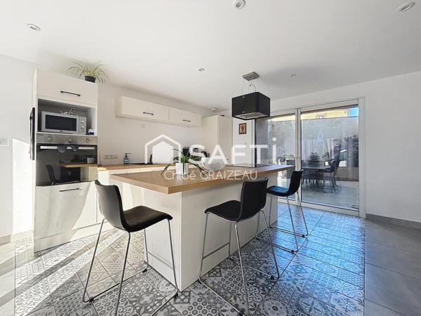 Maison de 117 m², patio et jacuzzi