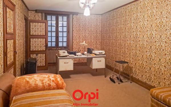 Maison à vendre    5 pièces •  Chambon-sur-Voueize