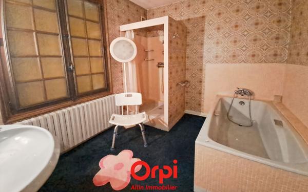 Maison à vendre    5 pièces •  Chambon-sur-Voueize