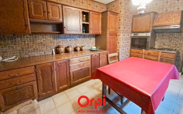 Maison à vendre    5 pièces •  Chambon-sur-Voueize