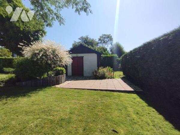 Maison individuelle datant de 1989 en très bon état général.
Bâtie sur un sous sol total cette...