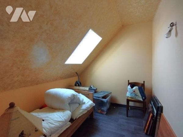 Maison individuelle datant de 1989 en très bon état général.
Bâtie sur un sous sol total cette...