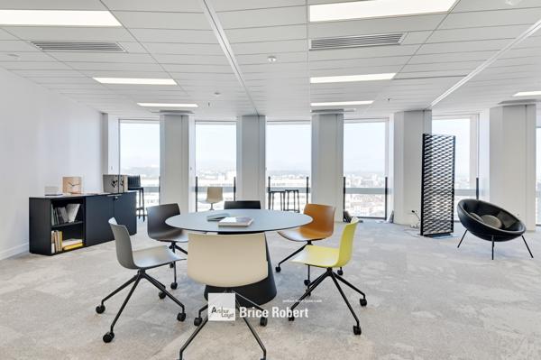Bureaux rénovés à louer à Lyon bureaux avec vue panoramique Part-Dieu