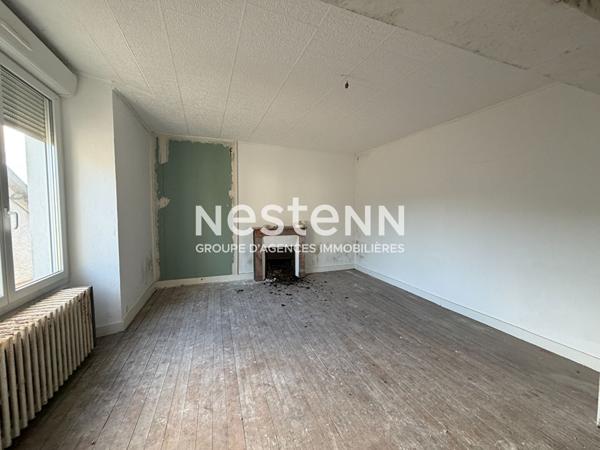 Maison de ville de 104 m² - 3 chambres à restaurer entièrement - centre ville de Montval-sur-Loir (72500)