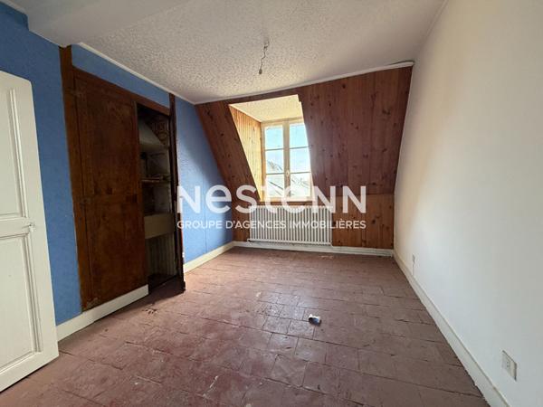 Maison de ville de 104 m² - 3 chambres à restaurer entièrement - centre ville de Montval-sur-Loir (72500)