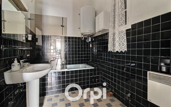 Appartement à vendre    3 pièces • 56 m2 Marseille 5