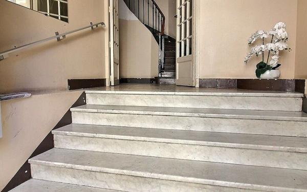 Appartement à vendre    3 pièces • 56 m2 Marseille 5