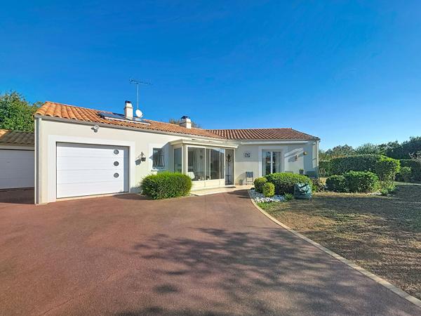 Maison Lucon 4 chambres double garage 130m²
