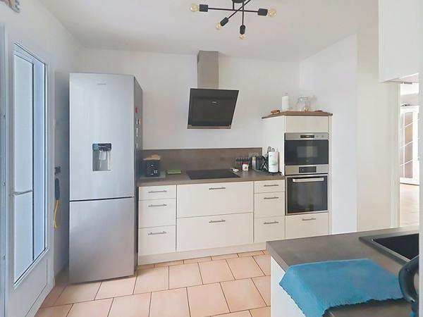Maison Lucon 4 chambres double garage 130m²
