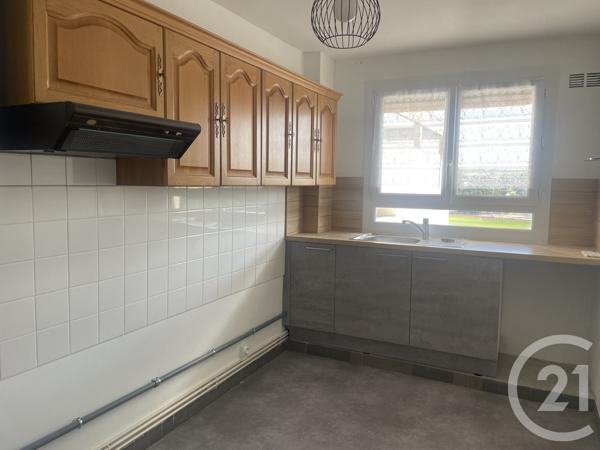 Appartement T3 à vendre  3 pièces - 67,58 m 2   CHATELLERAULT  - 86