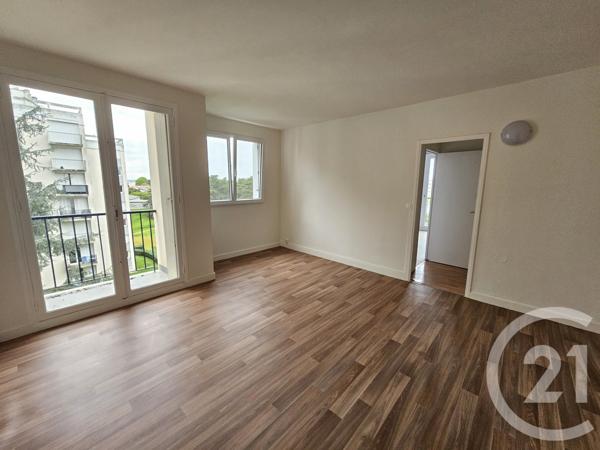 Appartement T3 à vendre  3 pièces - 67,58 m 2   CHATELLERAULT  - 86