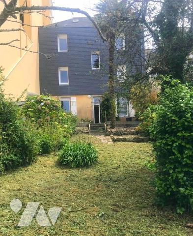 Maison divisée en  6 chambres d'étudiants