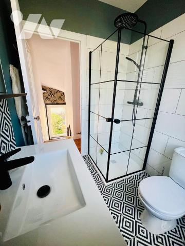 Maison divisée en  6 chambres d'étudiants